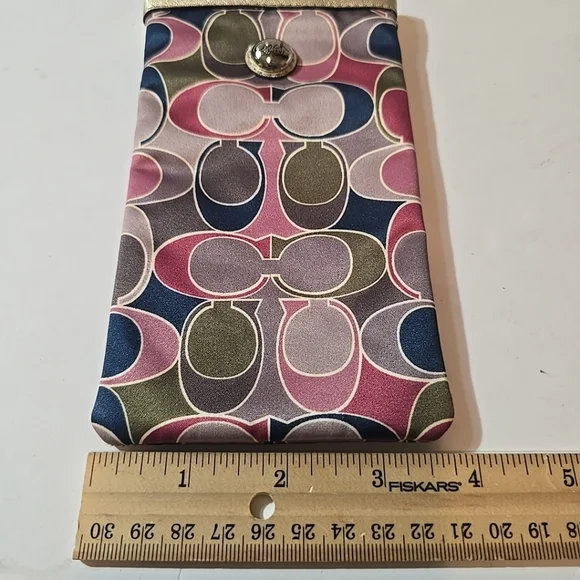 Coach Gallery Scarf Print Sunglass Case + Double Foldable Mirror Set - Picture 6 of 9